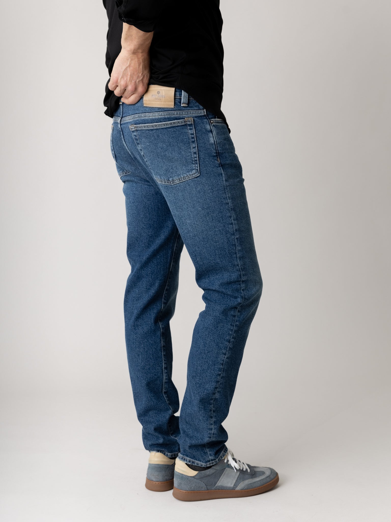 Modelshot / Blue Denim / Detail